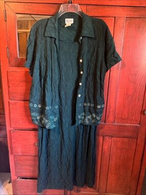 Women’s Dark Green Embroidered Button-Up Dress Set